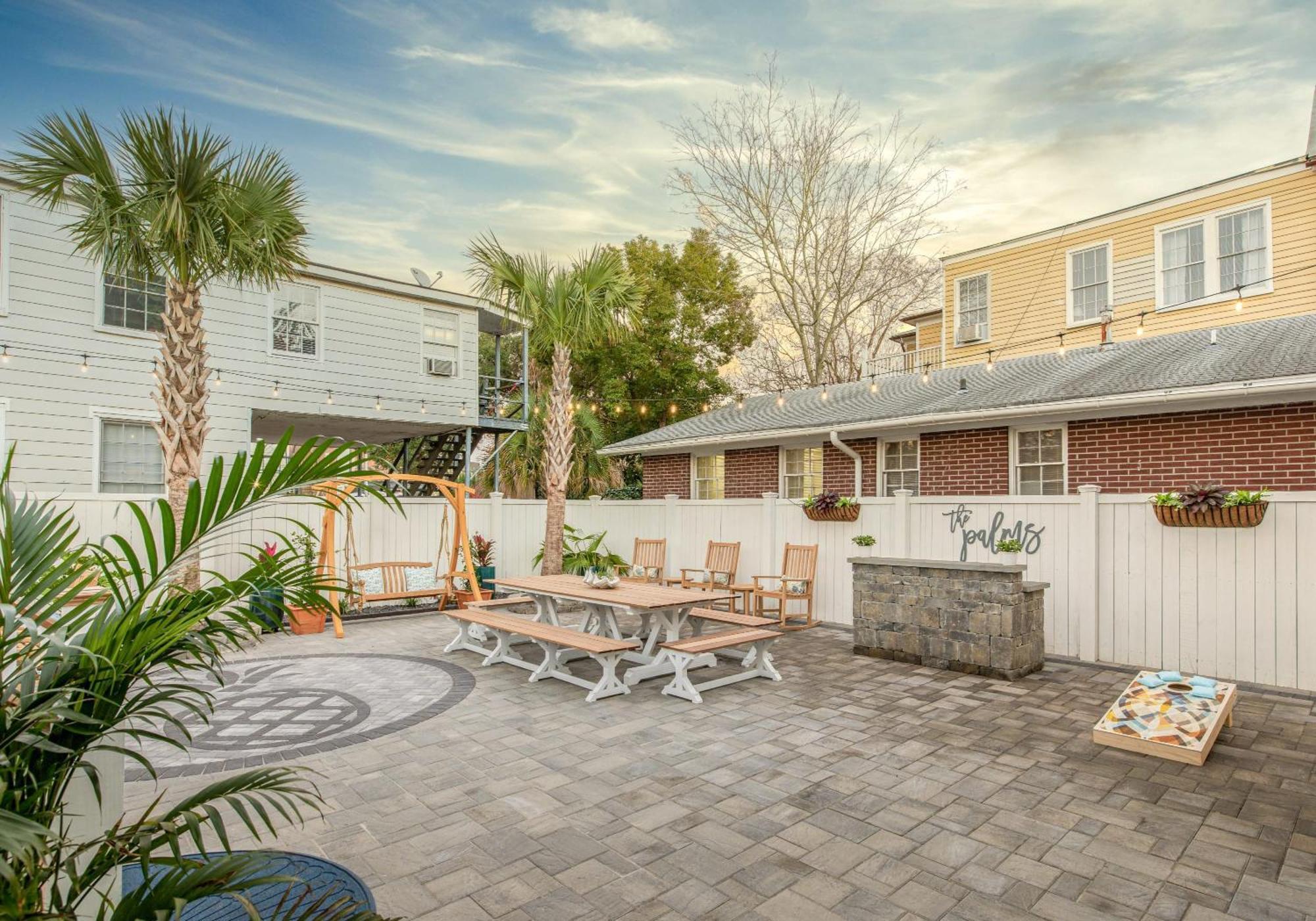 Charming Secluded Courtyard - 1 Block To King Villa Чарлстън Екстериор снимка